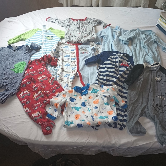 One Pieces Baby Boy Sleepers Bundle Of 1 Size 36 Months Poshmark